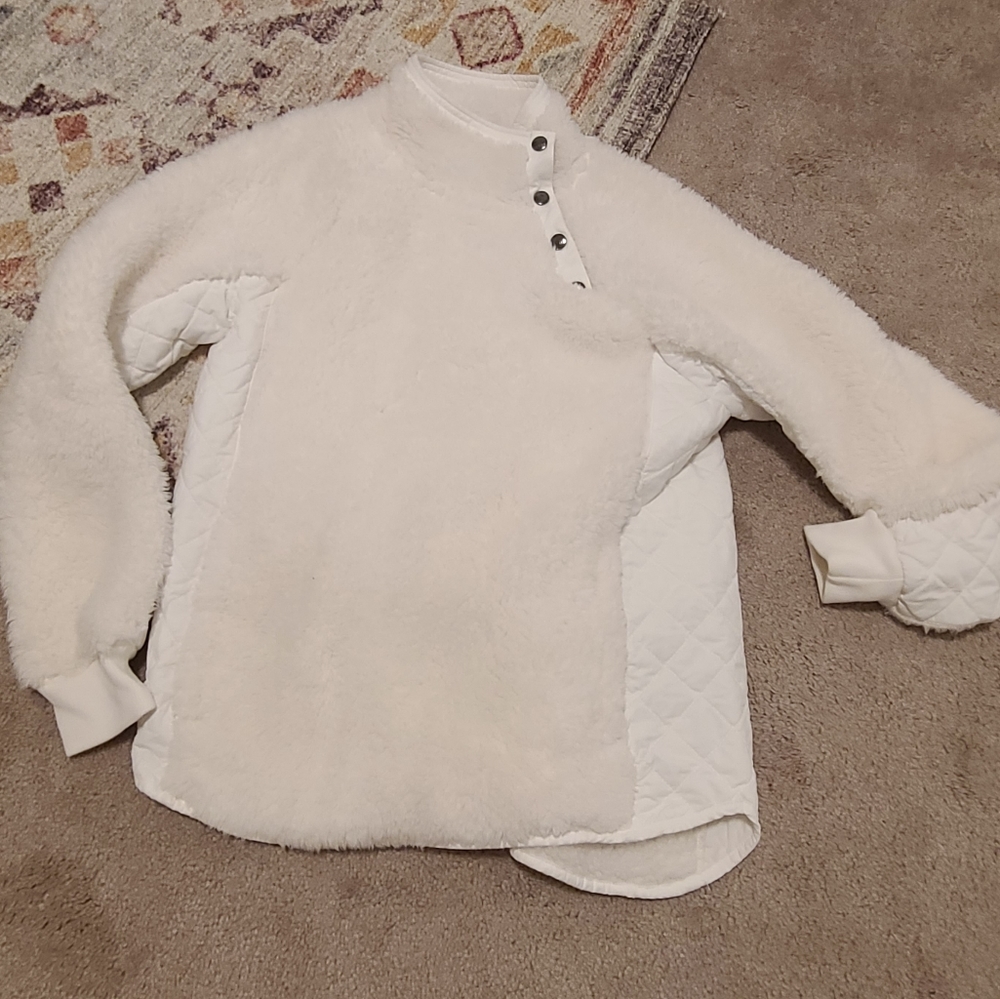 Abercrombie & Fitch  sherpa size medium
